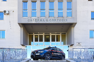 Sorpreso a rubare un’auto, era ricercato per un omicidio in Francia: arrestato